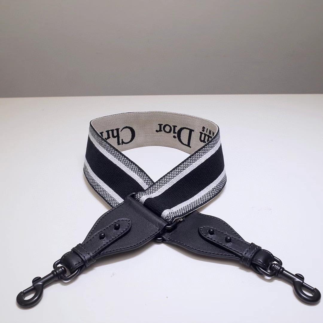 D Shoulder Strap Embroidery