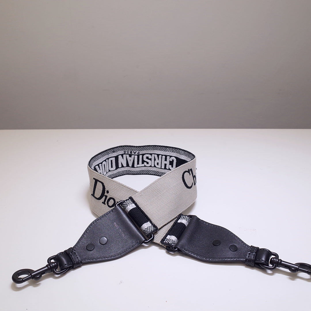 D Shoulder Strap Embroidery