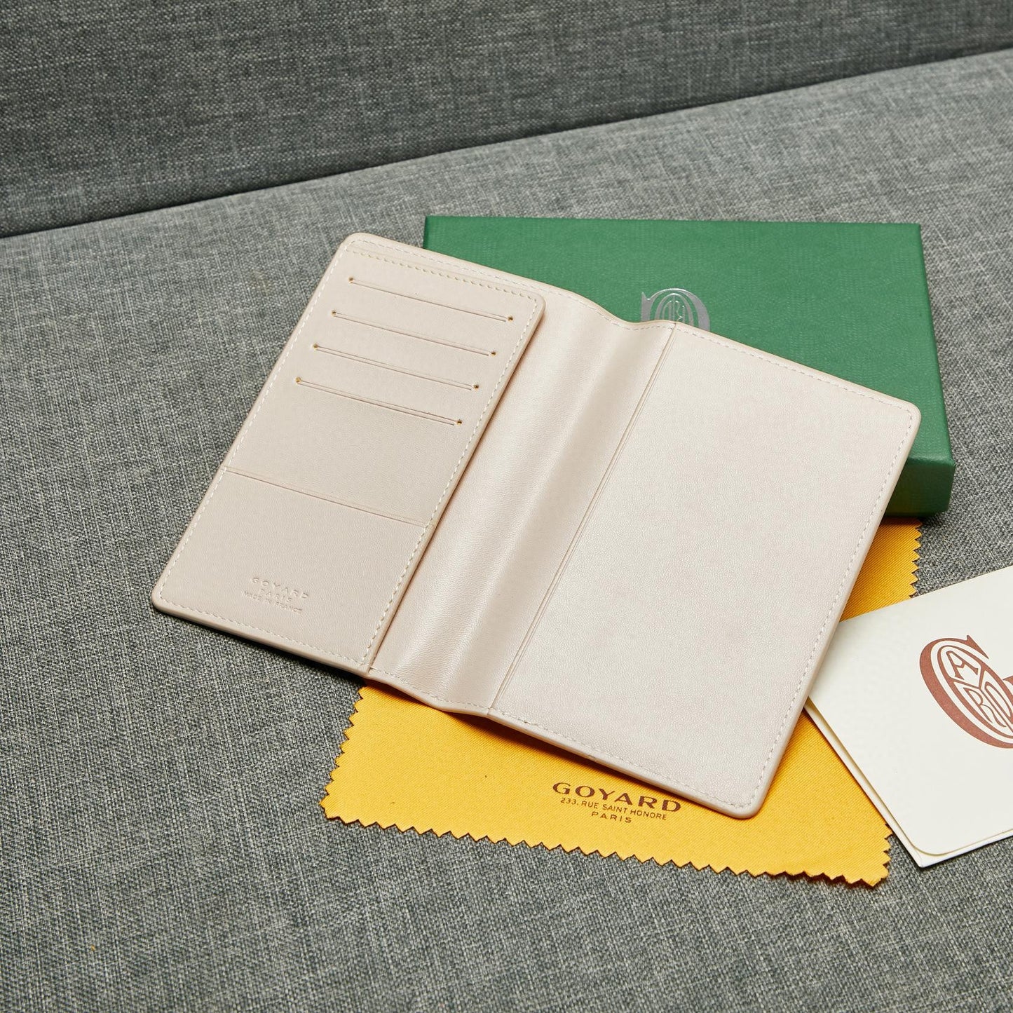 Grenelle Passport Cover