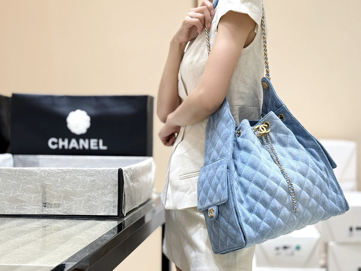 CC 25 Large Hobo Bag Light Denim