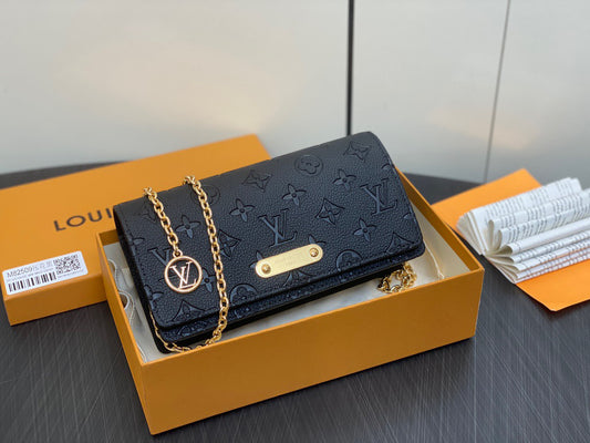 LOUIS VUITTON Wallet On Chain Lily Black
