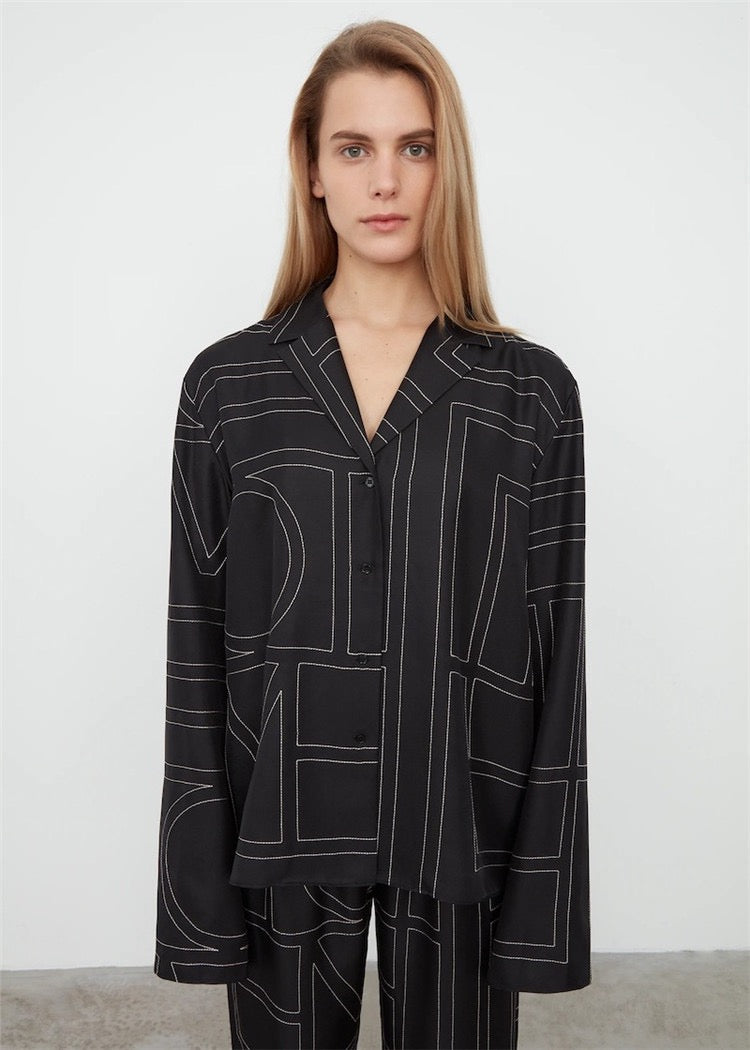 TOTEME Silk Twill Monogram Blouse – Embroidered Ivory Detailing & Lapel Collar