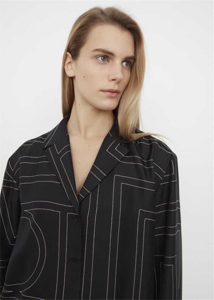 TOTEME Silk Twill Monogram Blouse – Embroidered Ivory Detailing & Lapel Collar