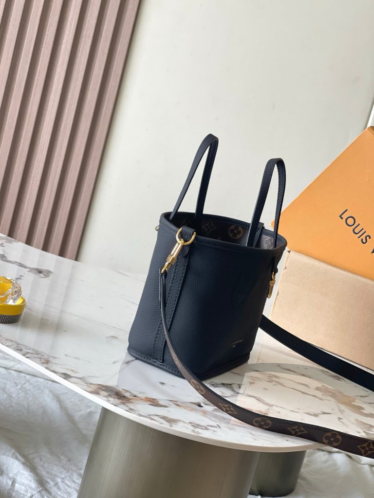 LV Neverfull Bandouliere Inside Out BB