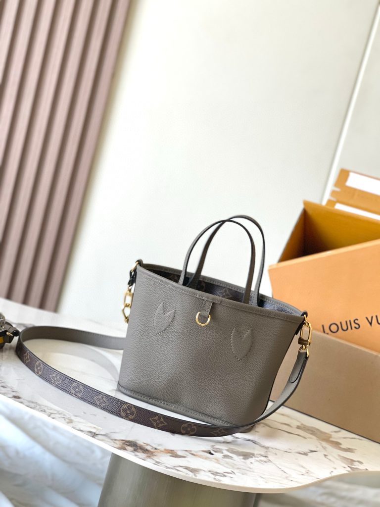 LV Neverfull Bandouliere Inside Out BB
