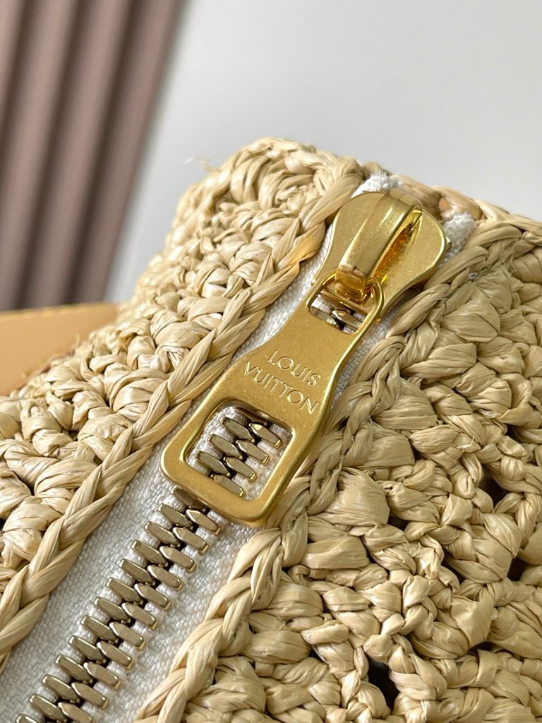 LV Keepall Bandouliere 25