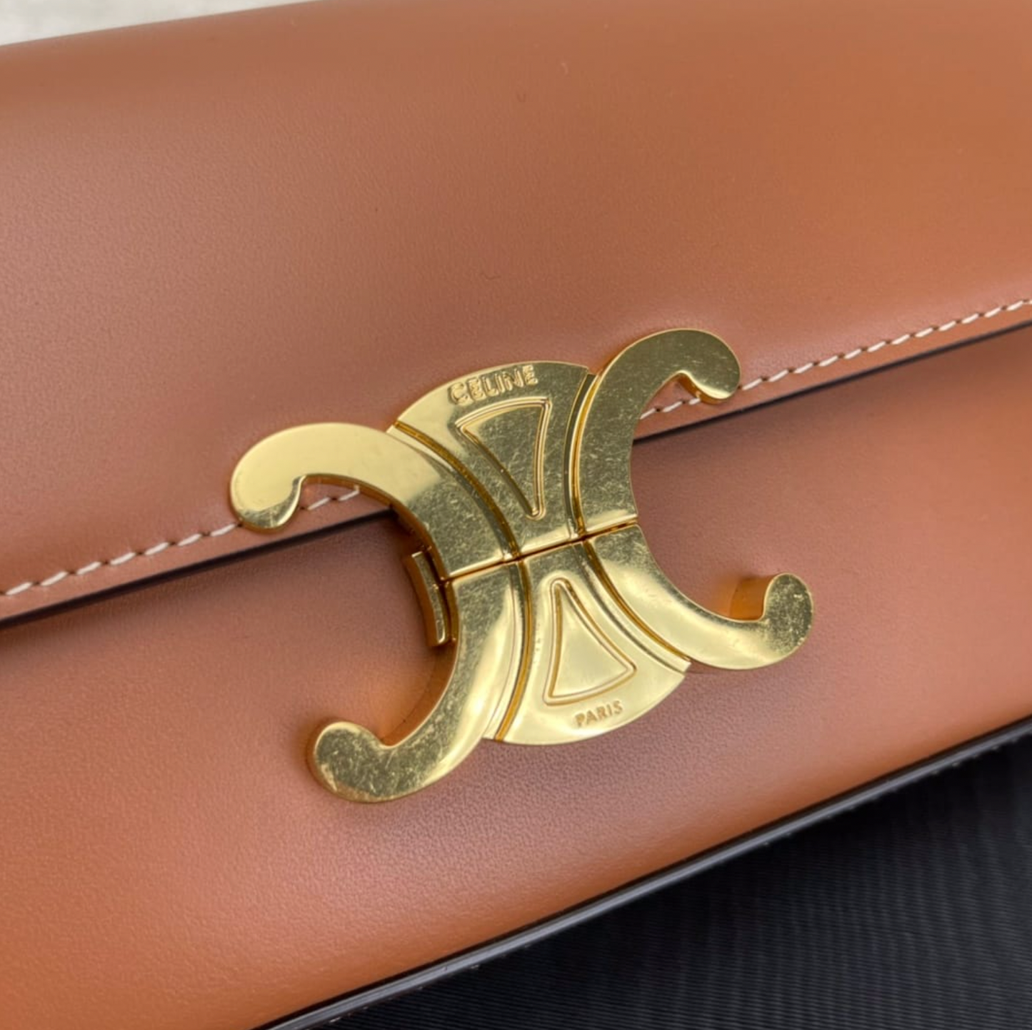 Triomphe Shoulder Bag In Shiny Calfskin