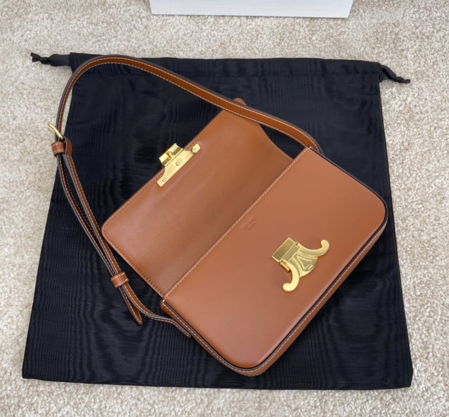 Triomphe Shoulder Bag In Shiny Calfskin