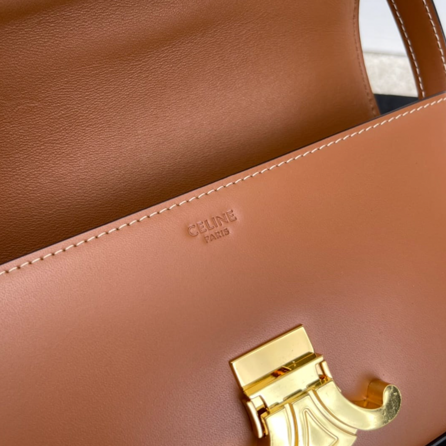Triomphe Shoulder Bag In Shiny Calfskin