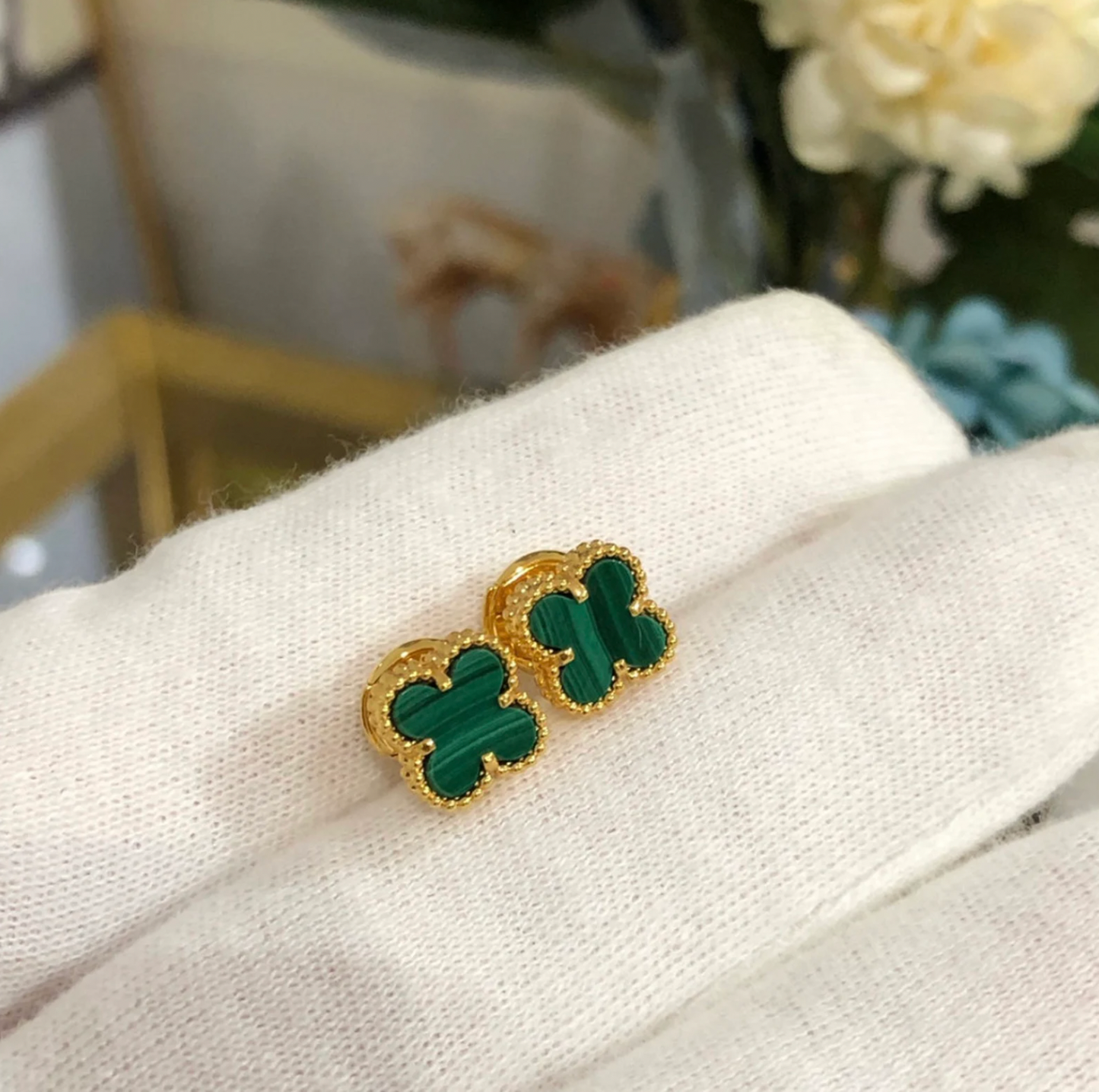 VAN CLEEF & ARPELS Sweet Alhambra Earstuds