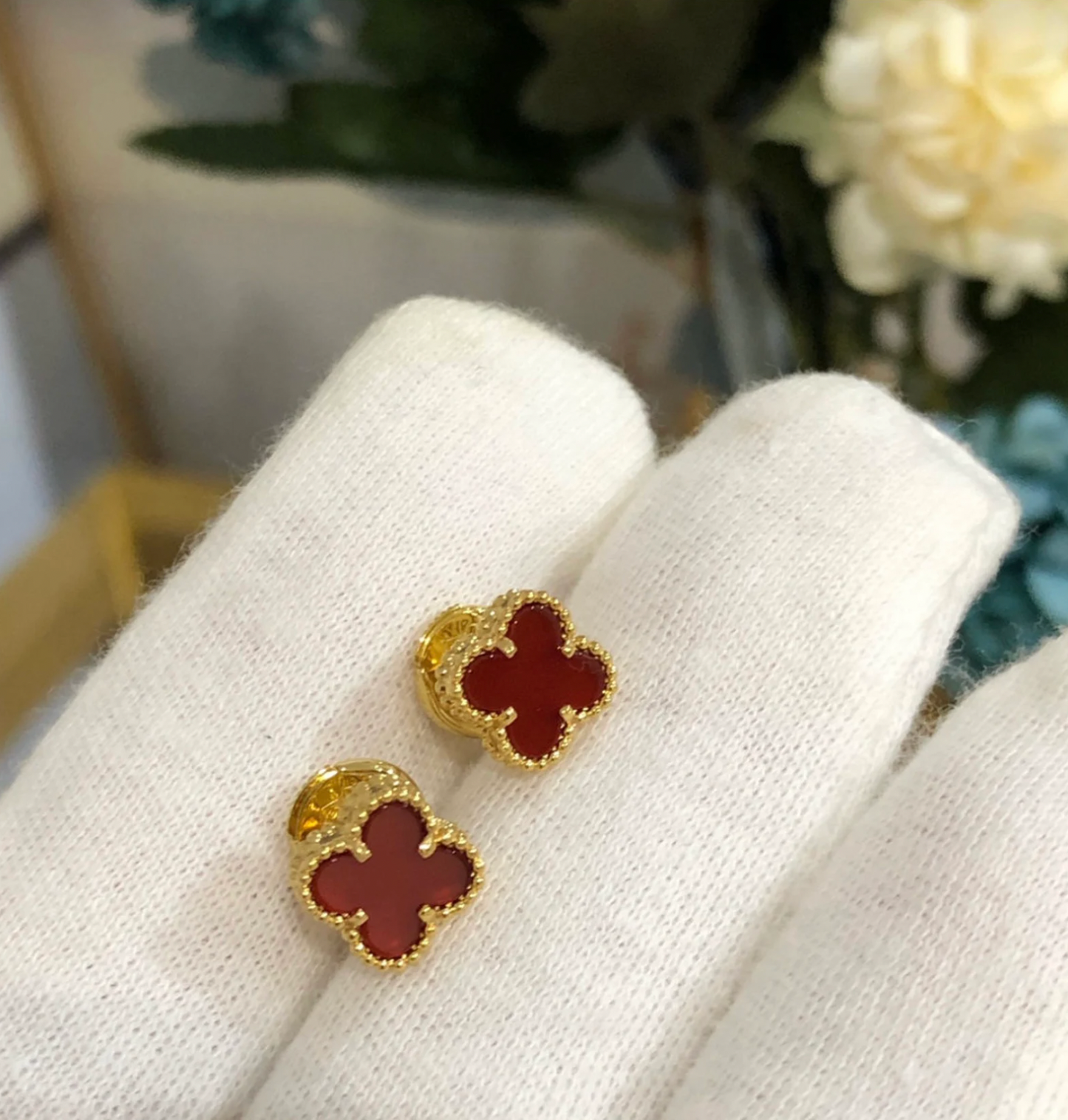 VAN CLEEF & ARPELS Sweet Alhambra Earstuds
