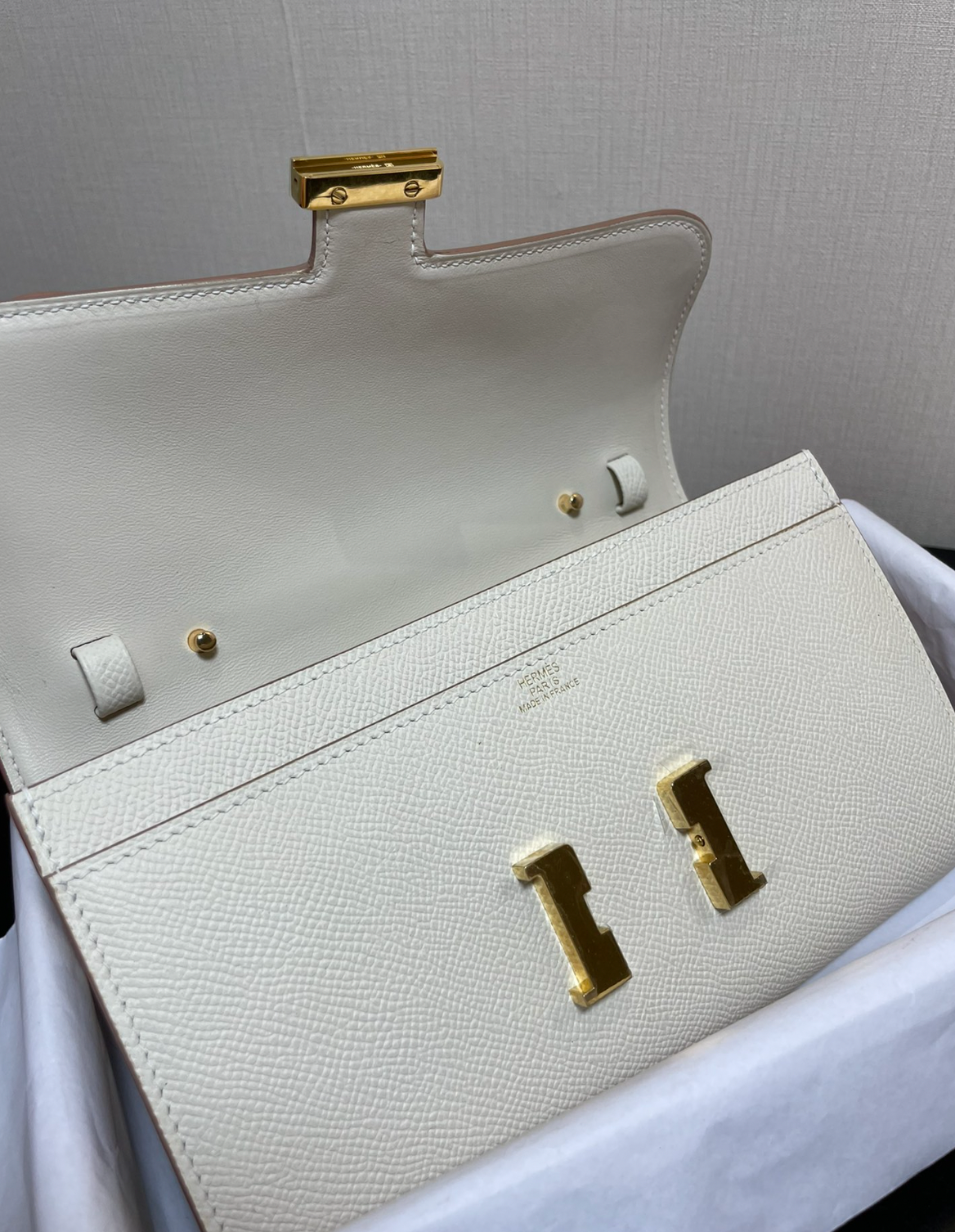 H Constance Long Wallet To Go Epsom Leather Cream