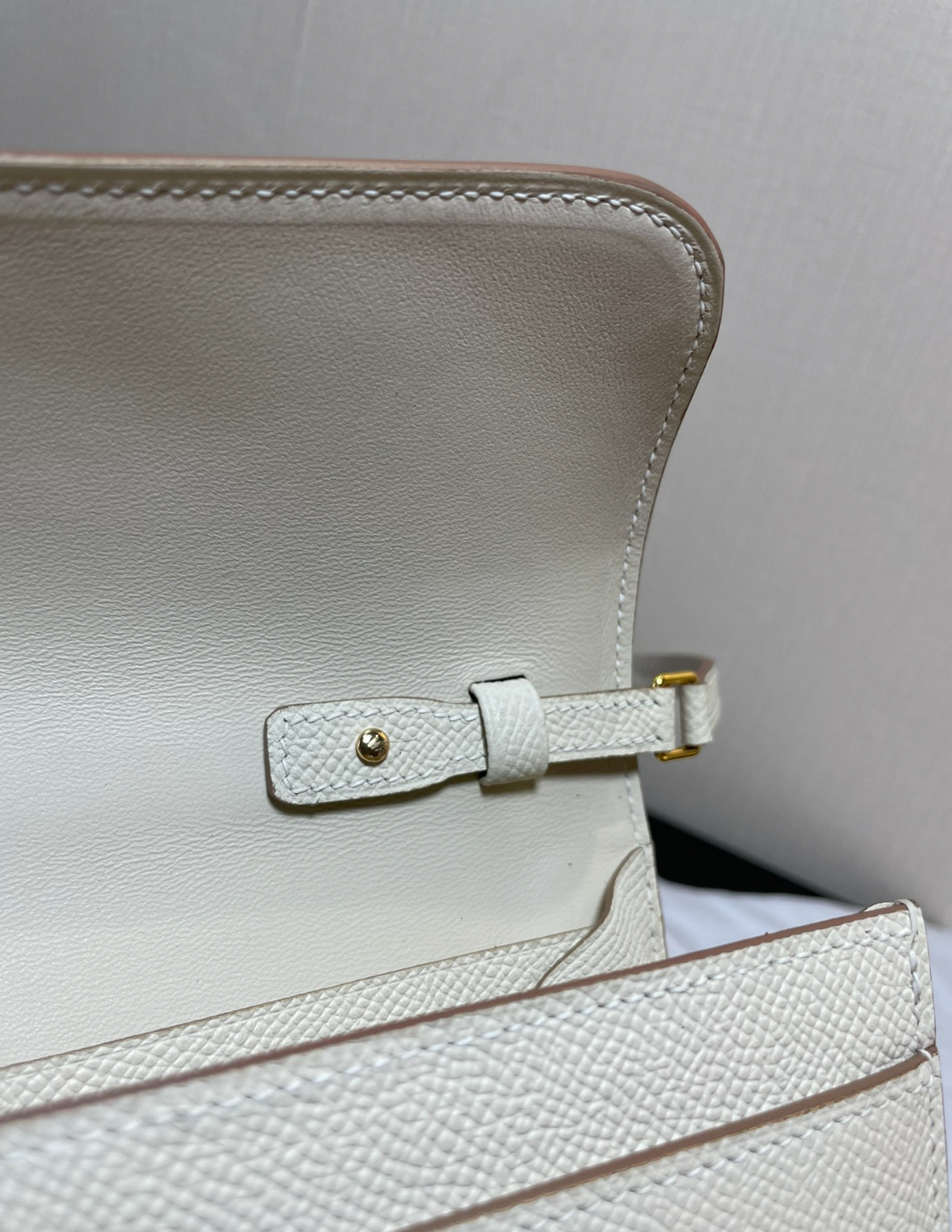 H Constance Long Wallet To Go Epsom Leather Cream