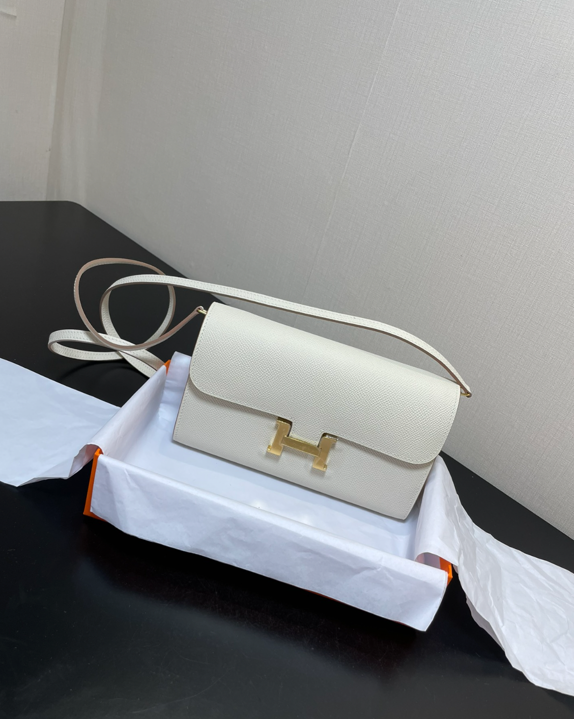 H Constance Long Wallet To Go Epsom Leather Cream