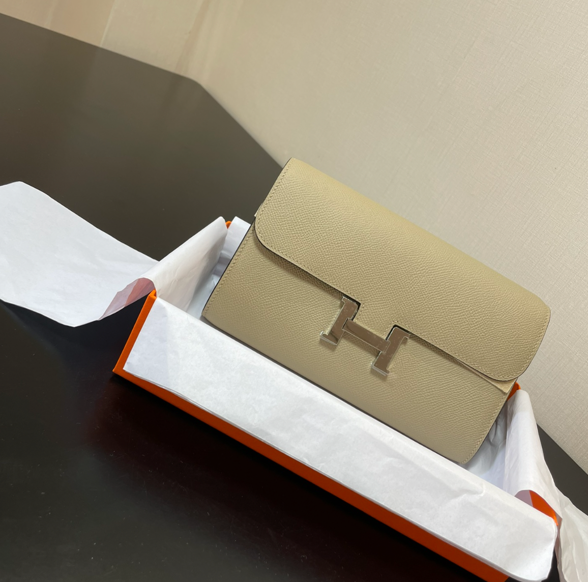 H Constance Long Wallet To Go Epsom Leather Light Beige