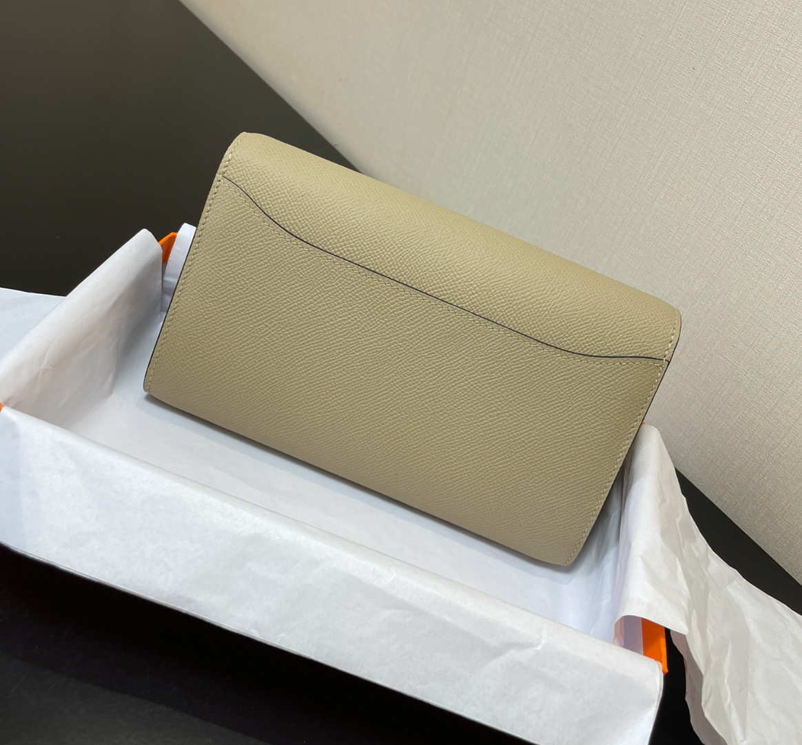 H Constance Long Wallet To Go Epsom Leather Light Beige