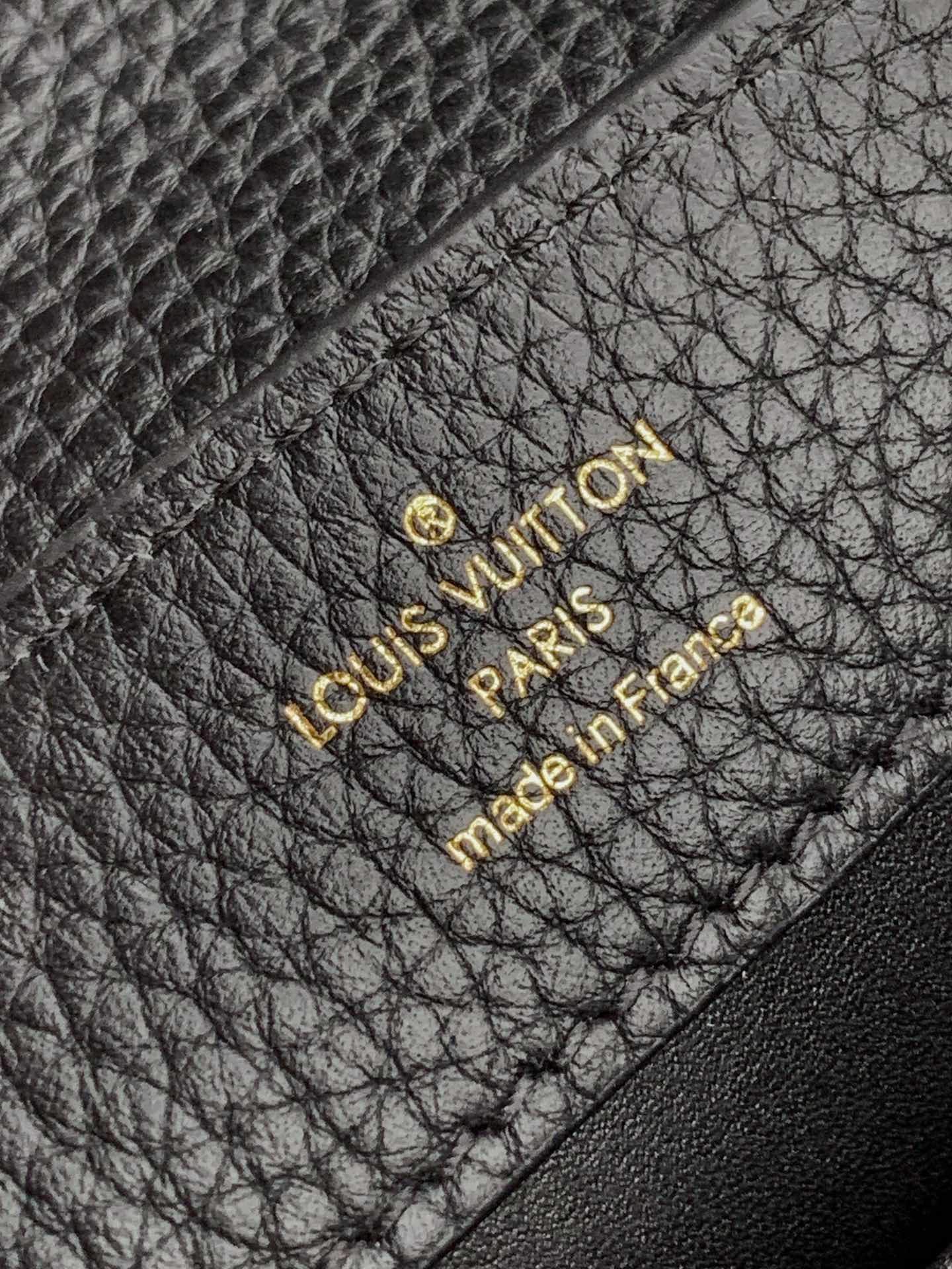LOUIS VUITTON Capucines Mini Black