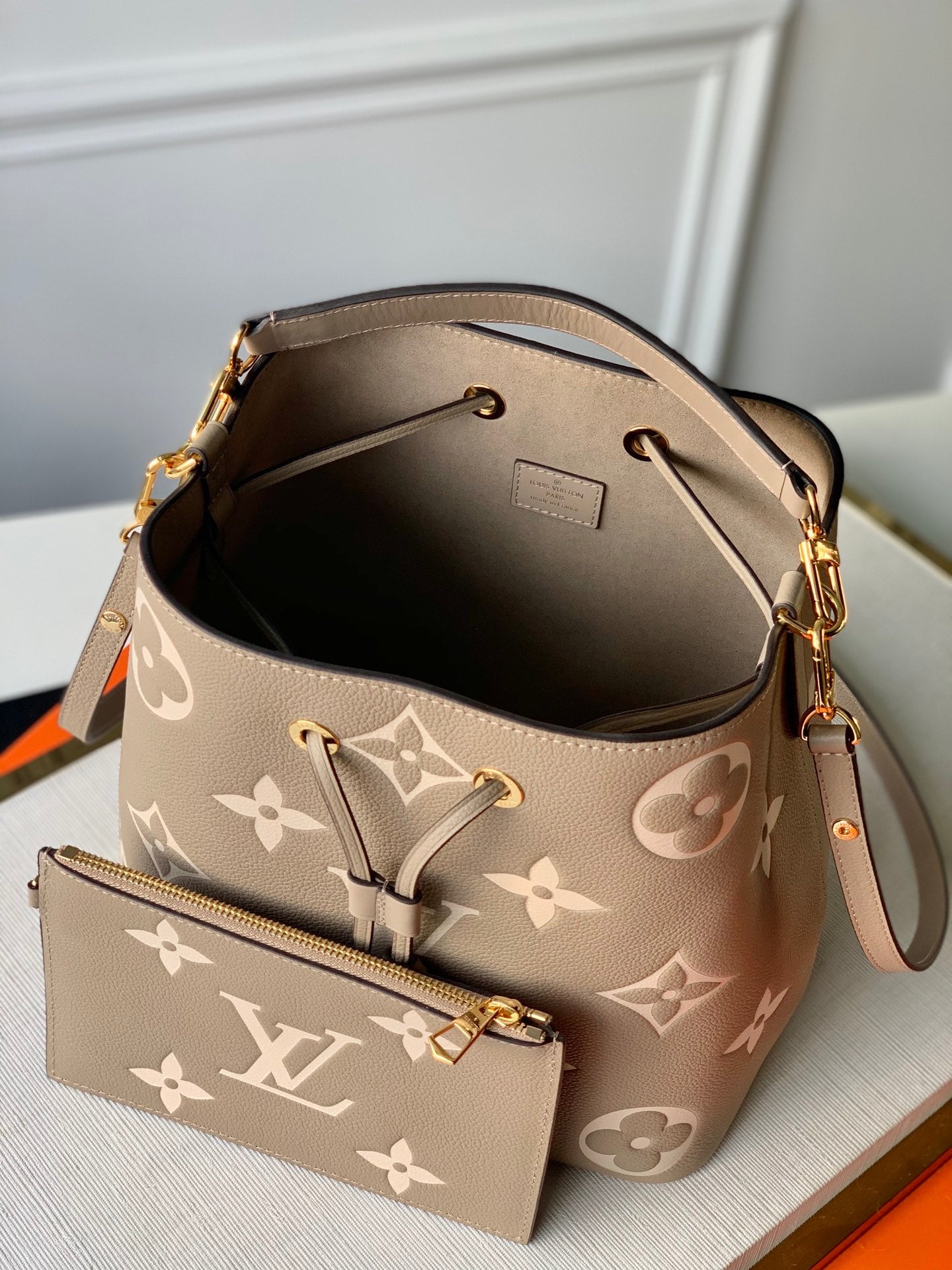 LV NéoNoé MM Dove/Cream