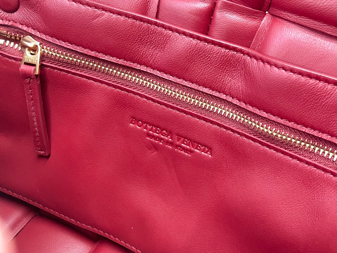 BV Padded Cassette Wine Red