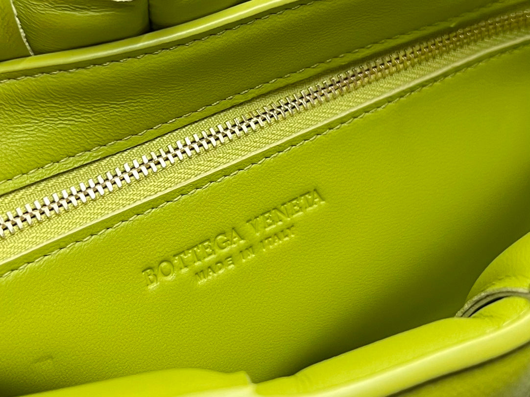 BV Padded Cassette Neon Green