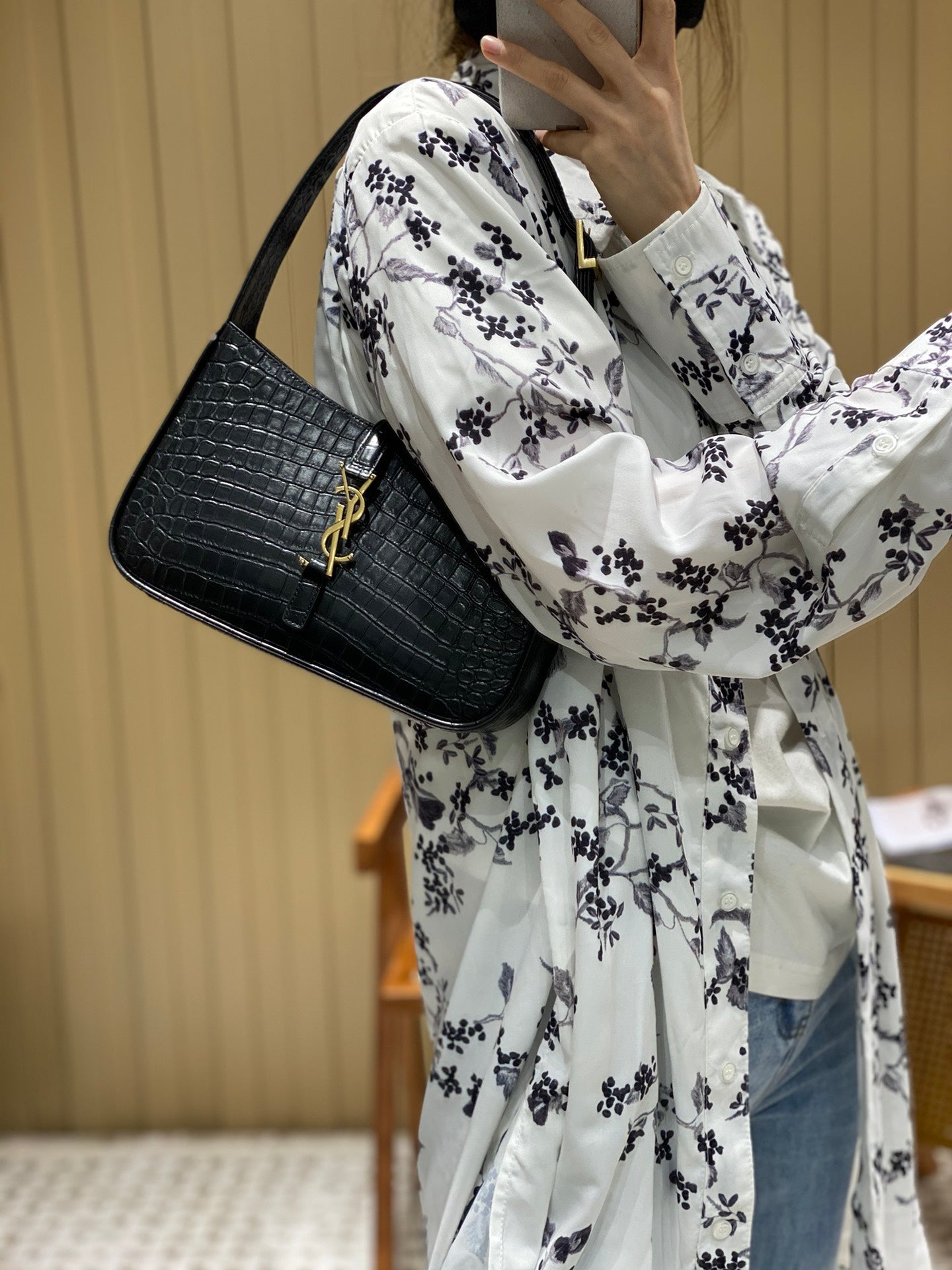 YSL LE 5 À 7 Croc Embossed Black
