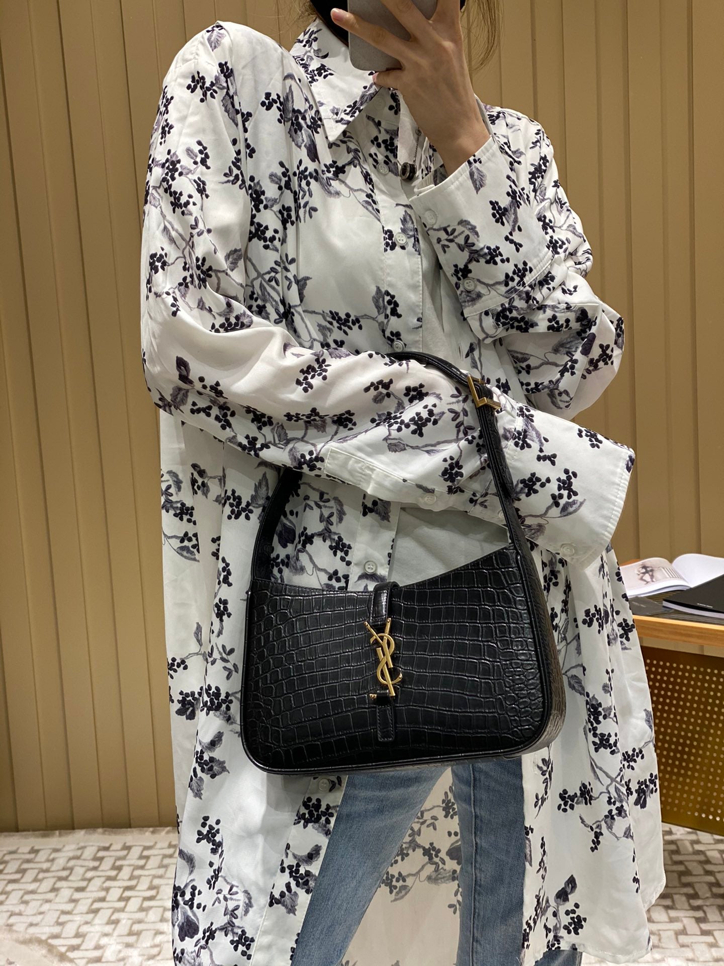 YSL LE 5 À 7 Croc Embossed Black