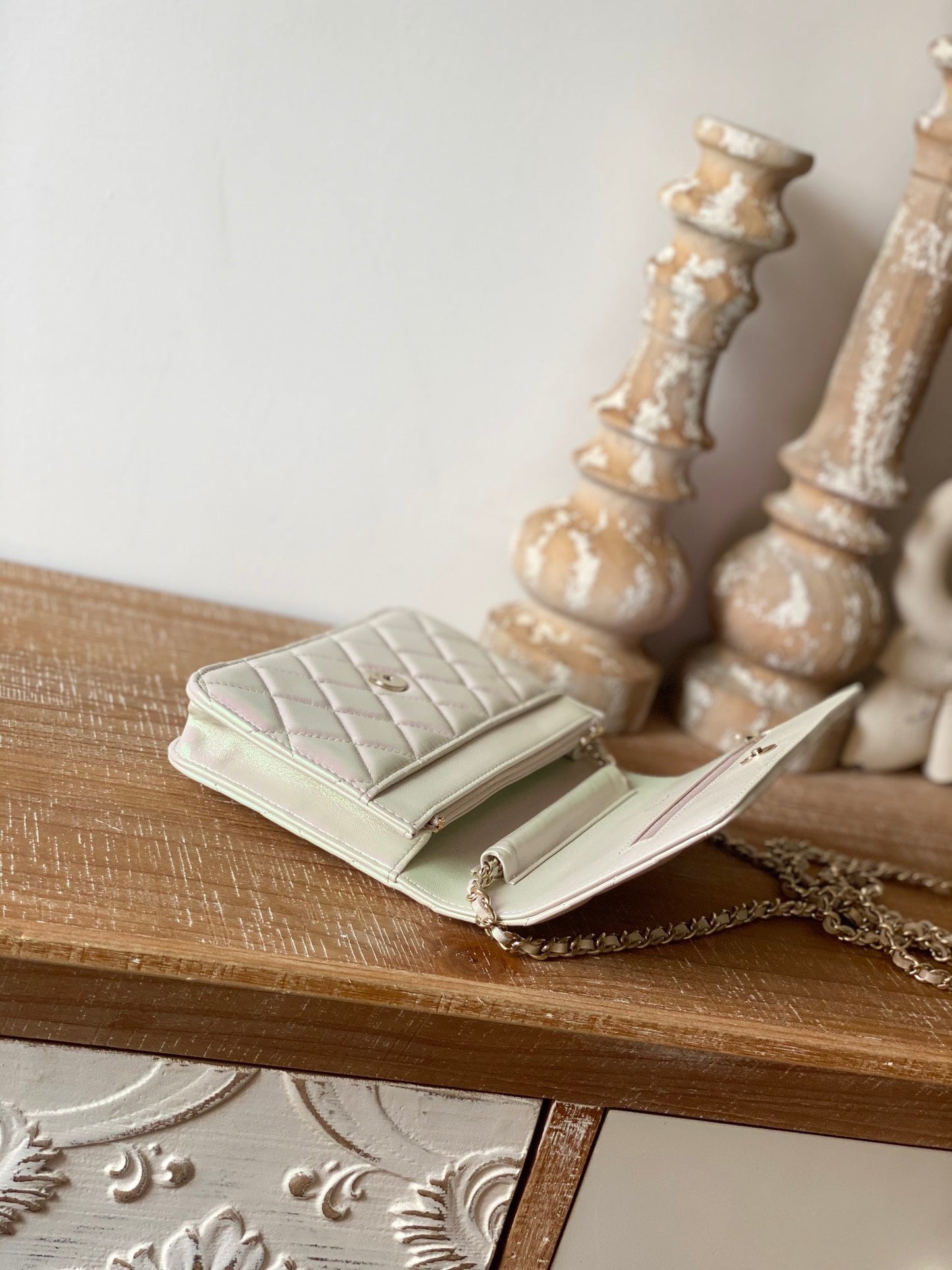 CC Classic Wallet On Chain Pearl