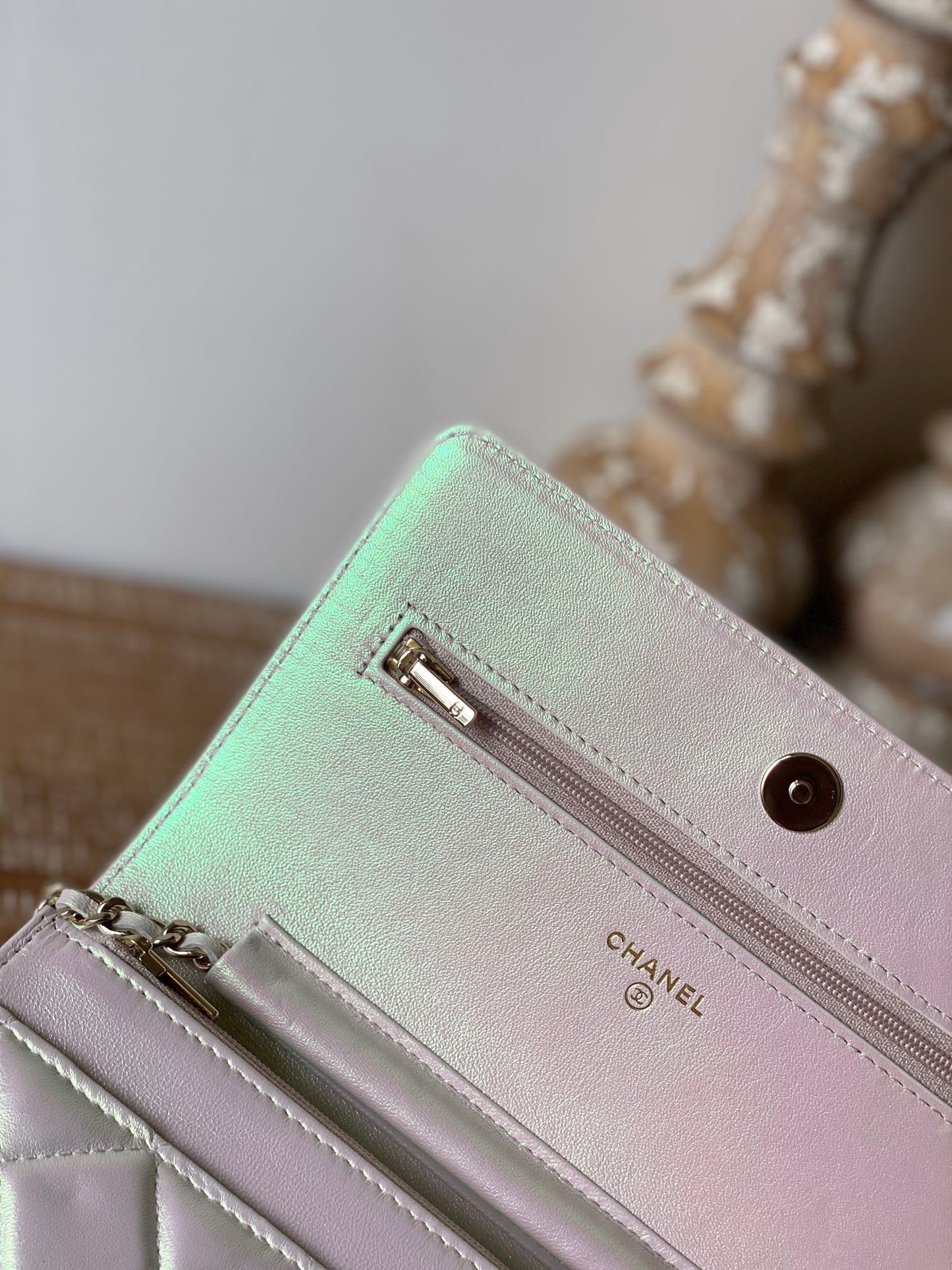 CC Classic Wallet On Chain Pearl