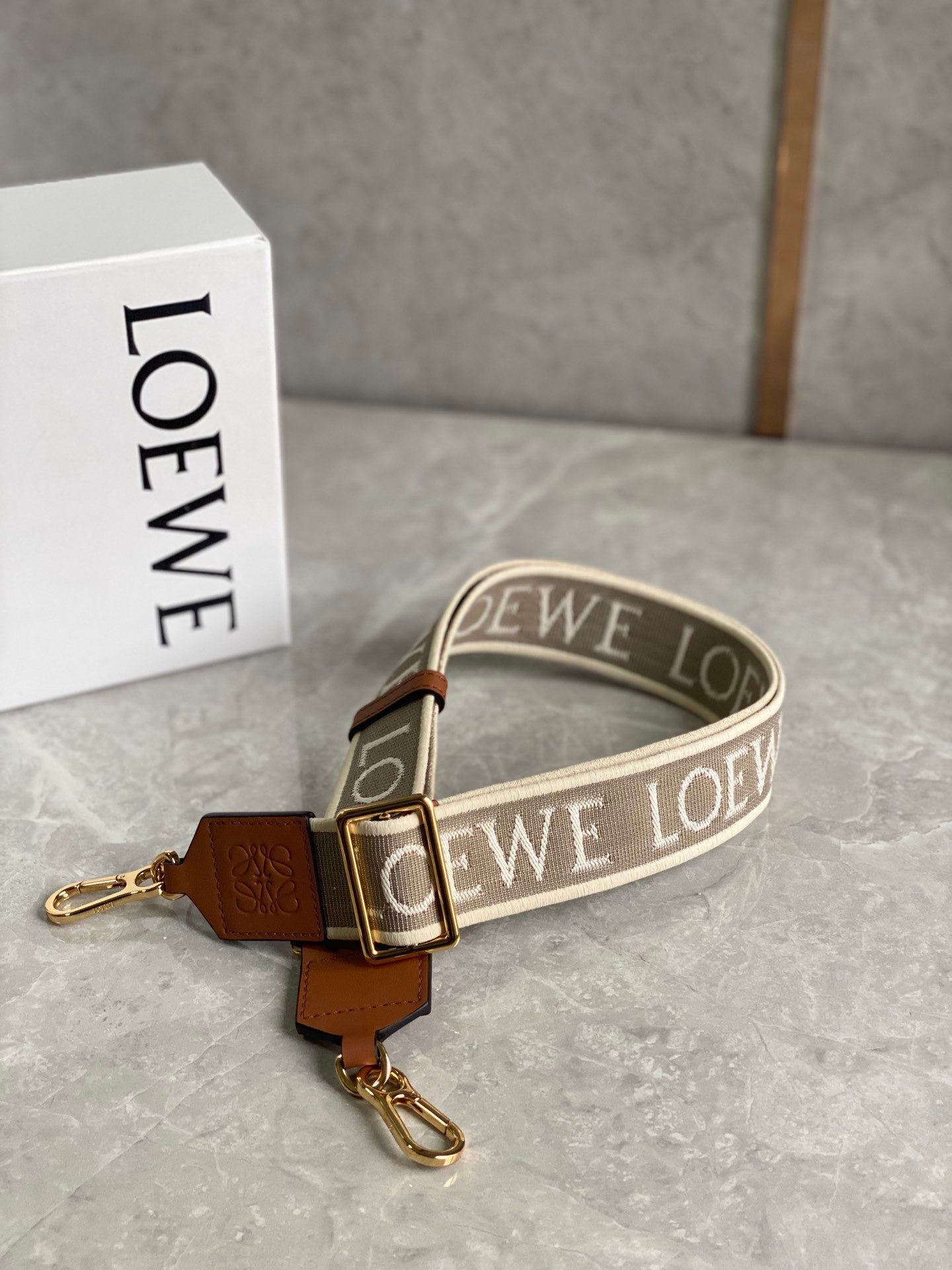 Anagram Wide Shoulder Strap Brown