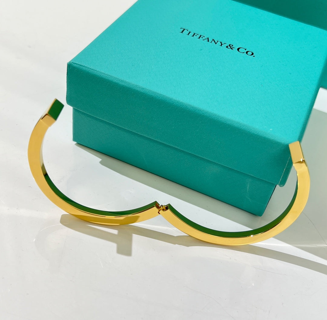 TIFFANY & CO Tiffany T Collection