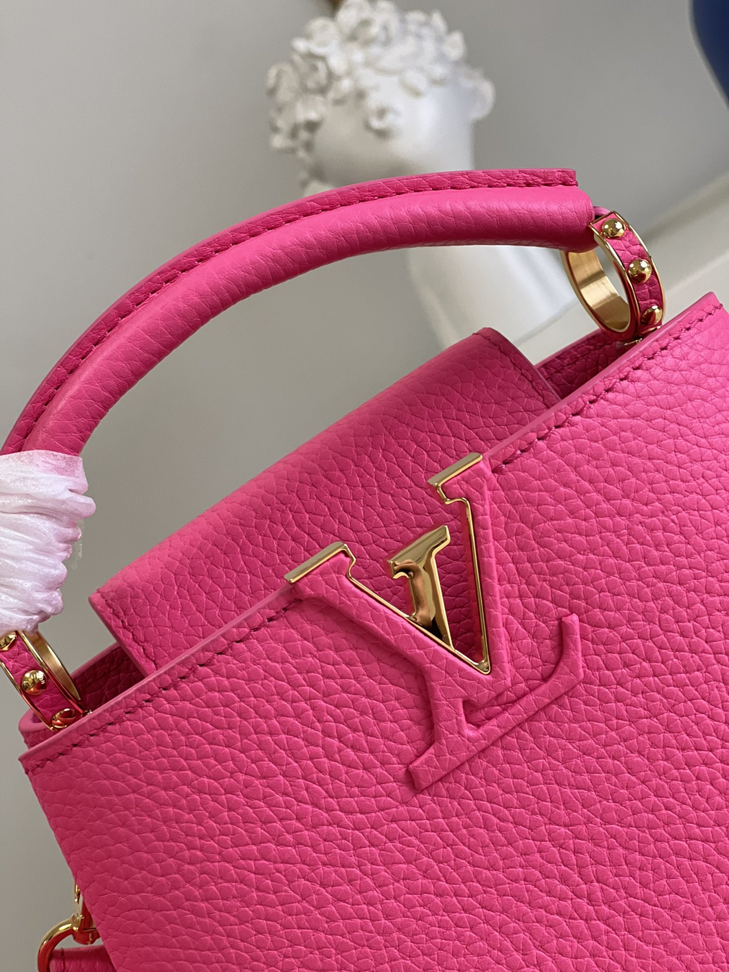 LV Capucines Mini Fluo Pink
