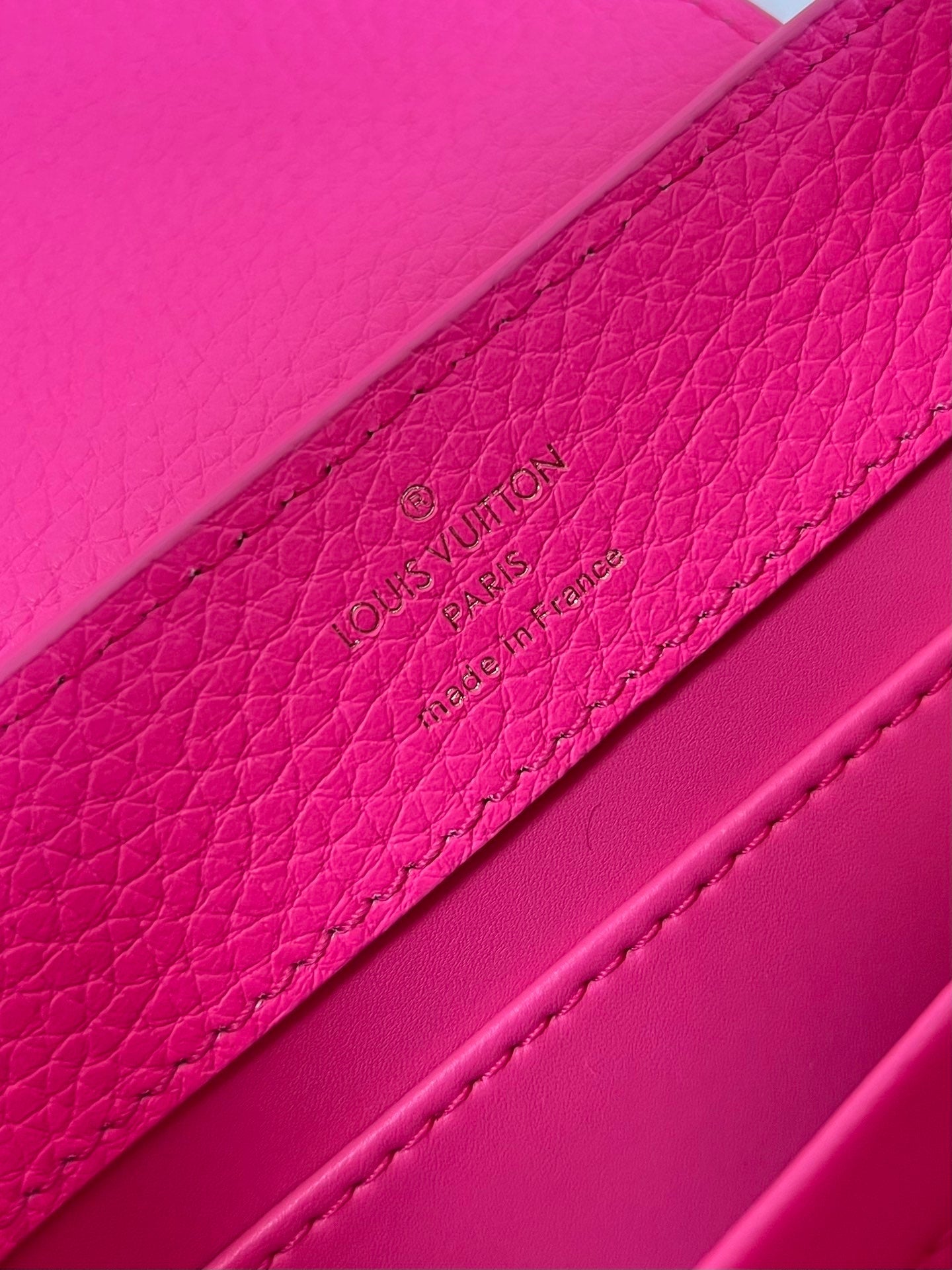 LV Capucines Mini Fluo Pink