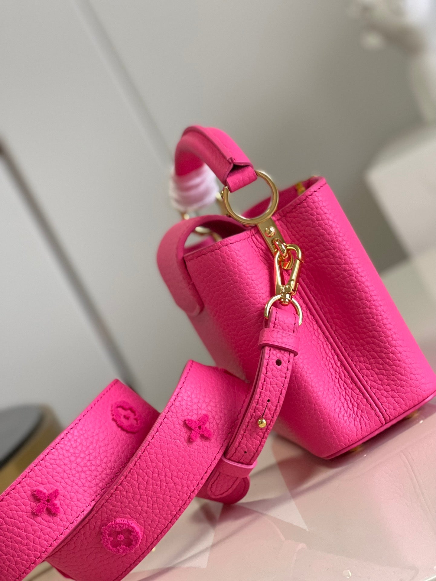 LV Capucines Mini Fluo Pink