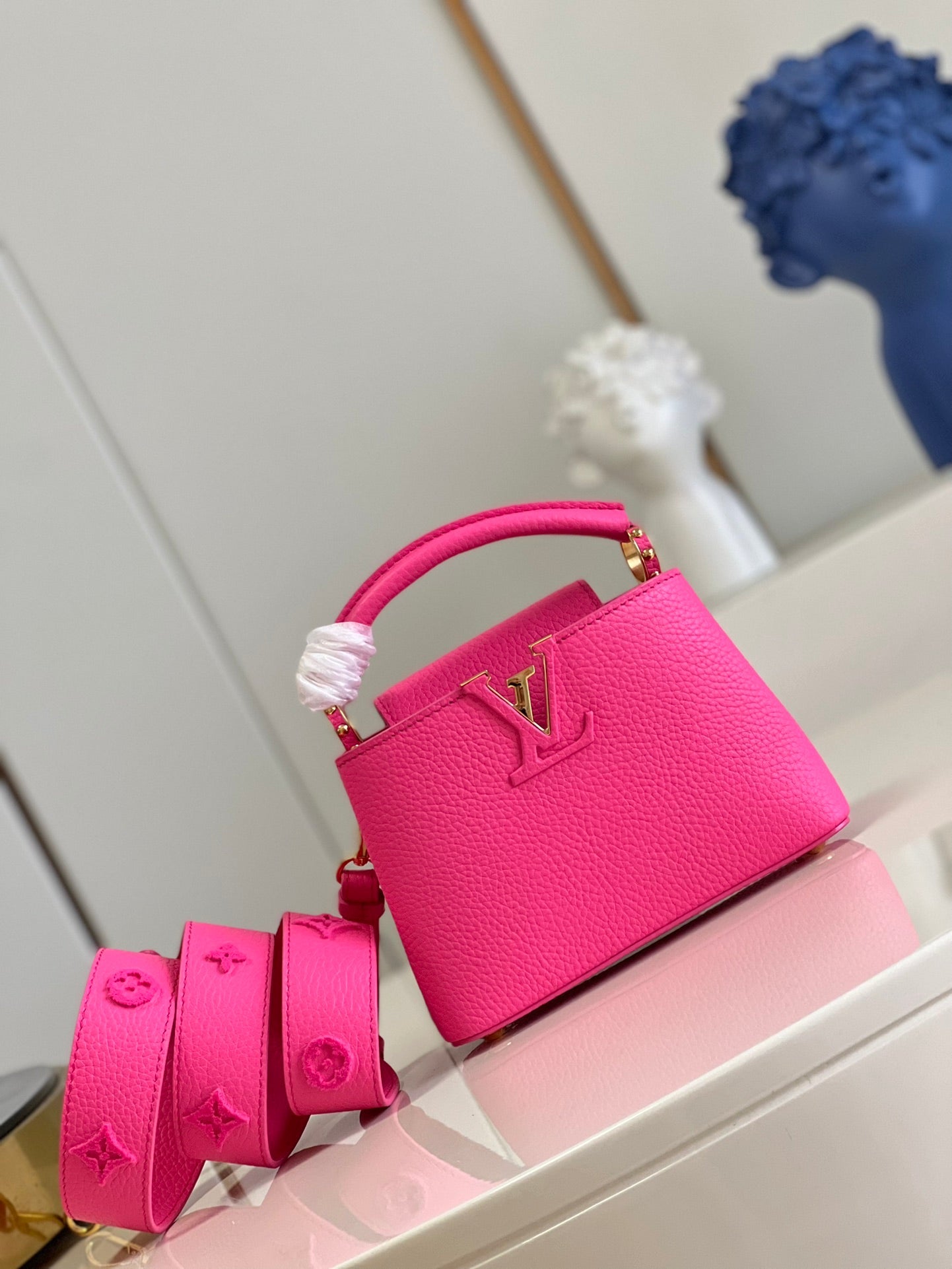 LV Capucines Mini Fluo Pink