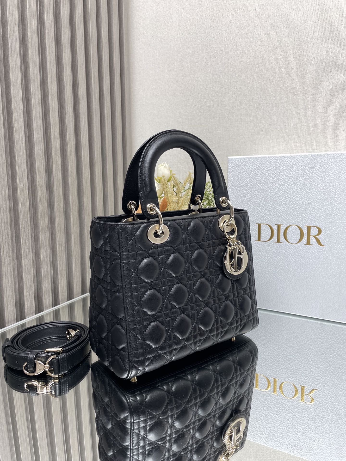 Lady D Small