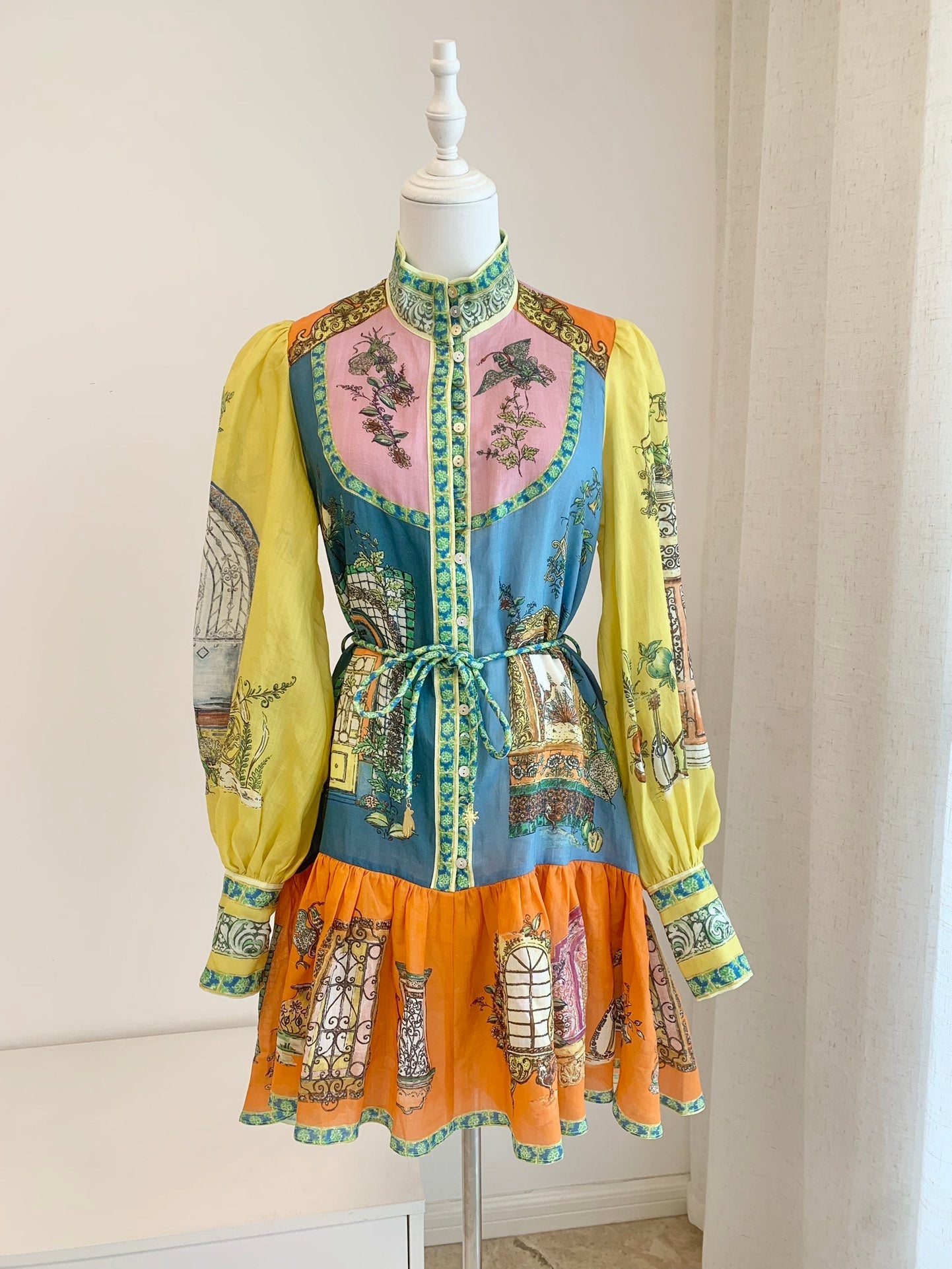 ALEMAIS Monte Mini Dress – Color-Block Design, Balloon Sleeves & Self-Tie Belt