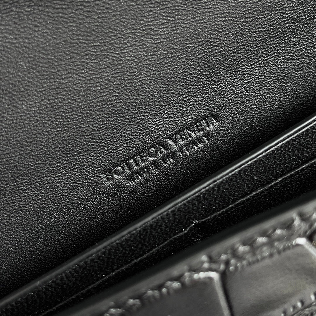 BV Andiamo Clutch Ostrich