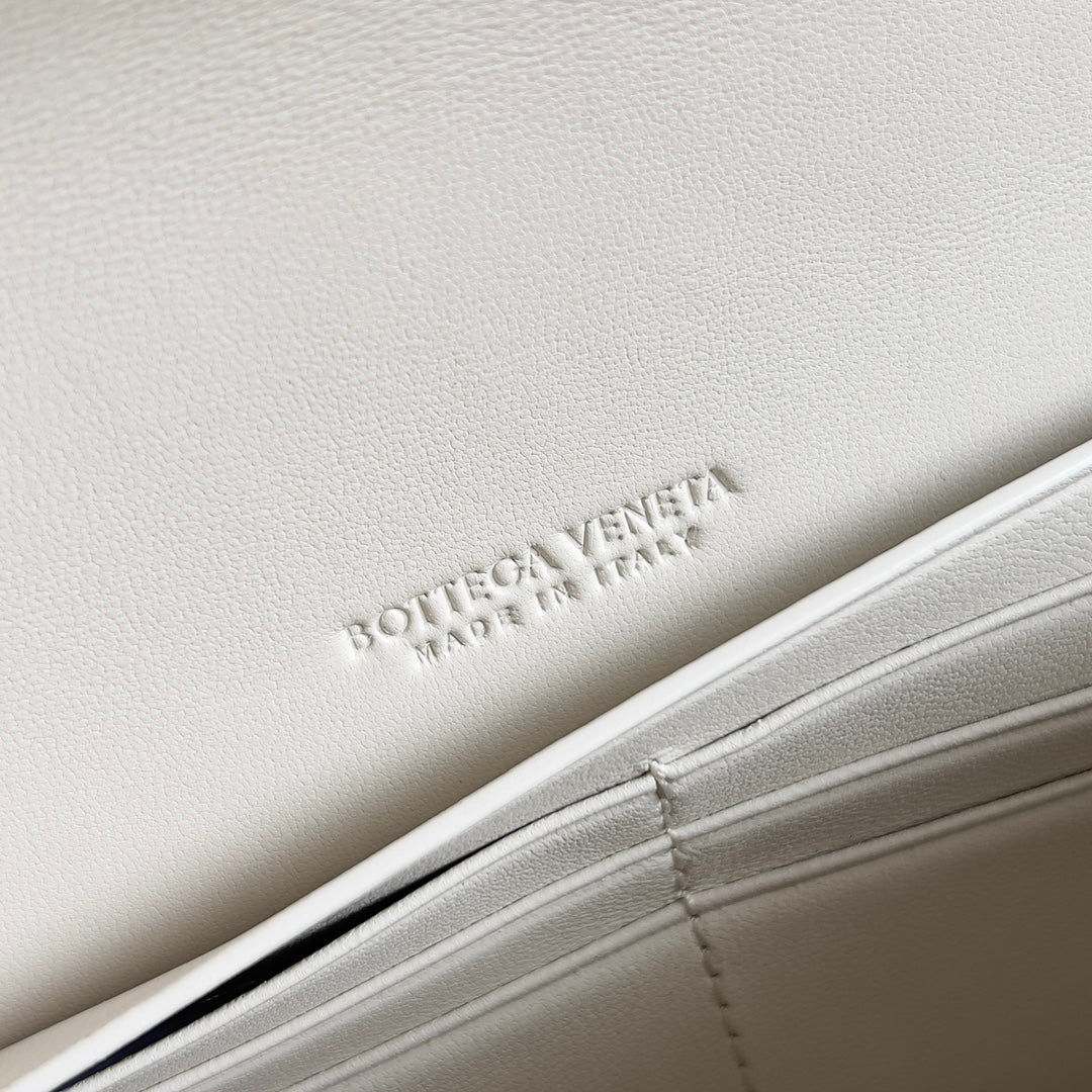 BV Andiamo Clutch Ostrich