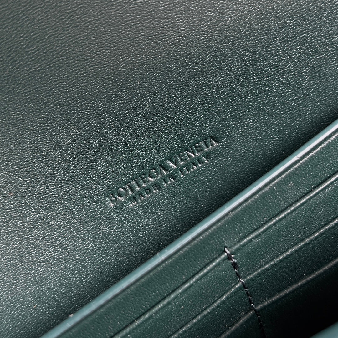 BV Andiamo Clutch Ostrich