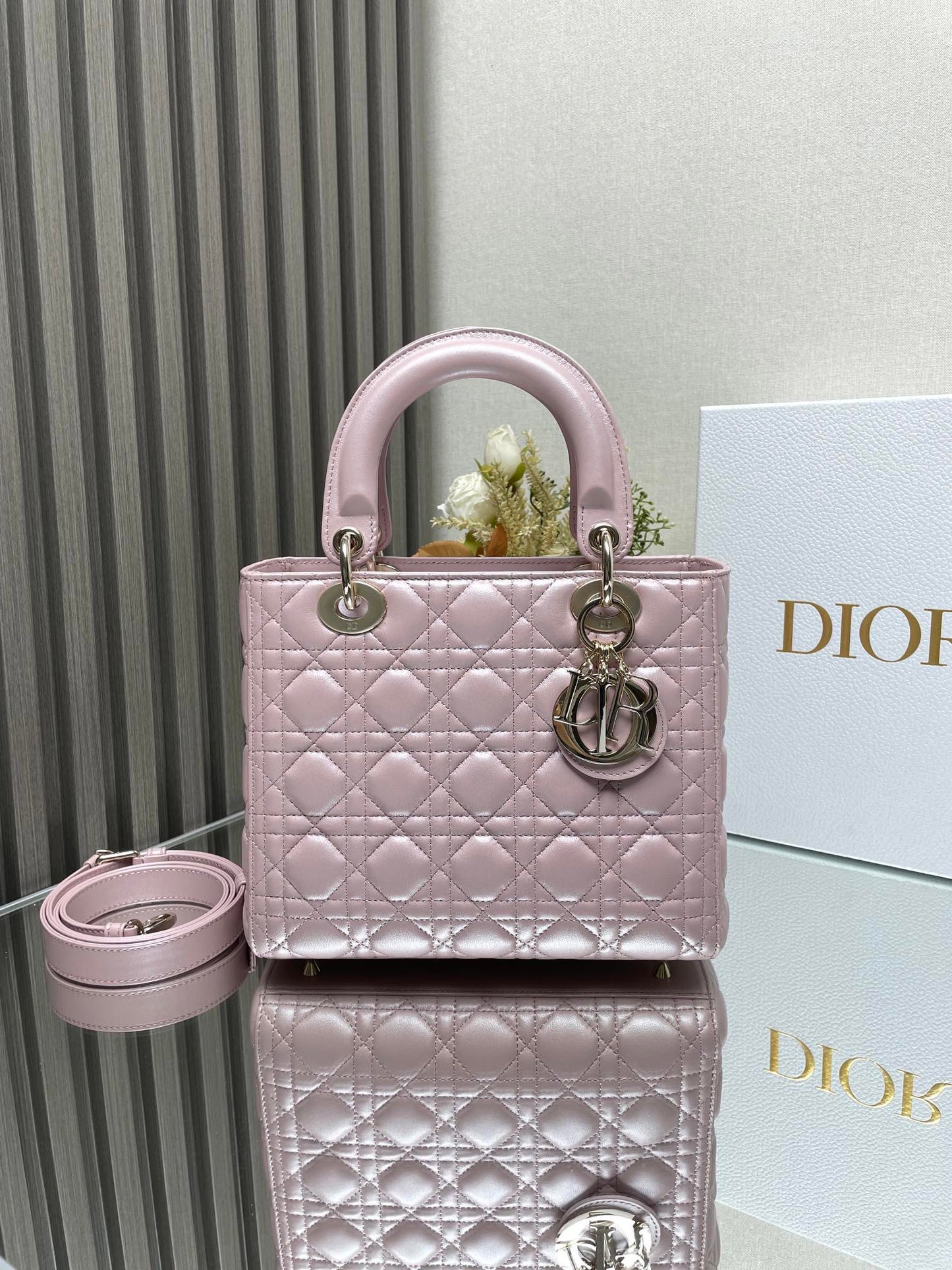 Lady D Small