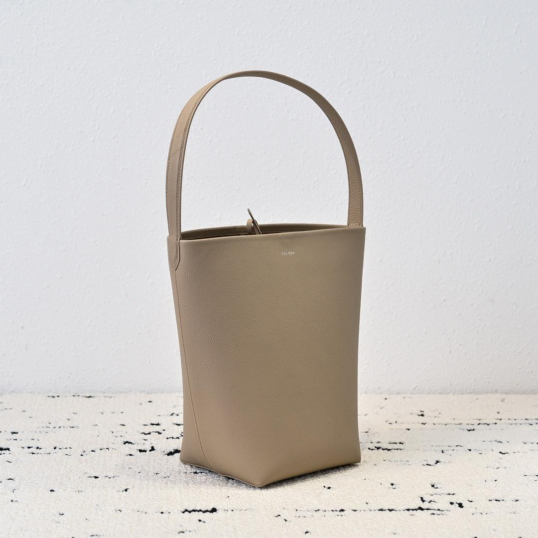 THE ROW N/S Park Tote Bag Beige