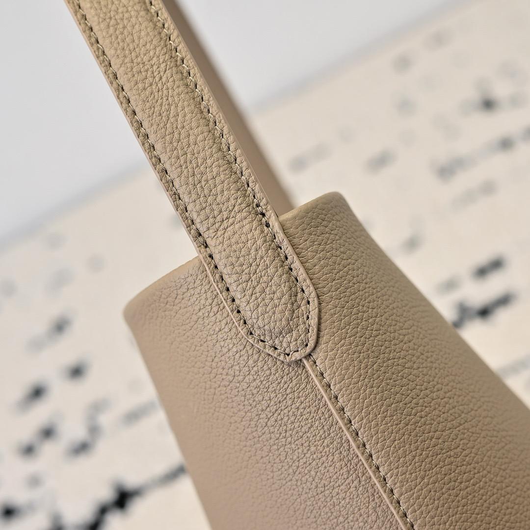 THE ROW N/S Park Tote Bag Beige