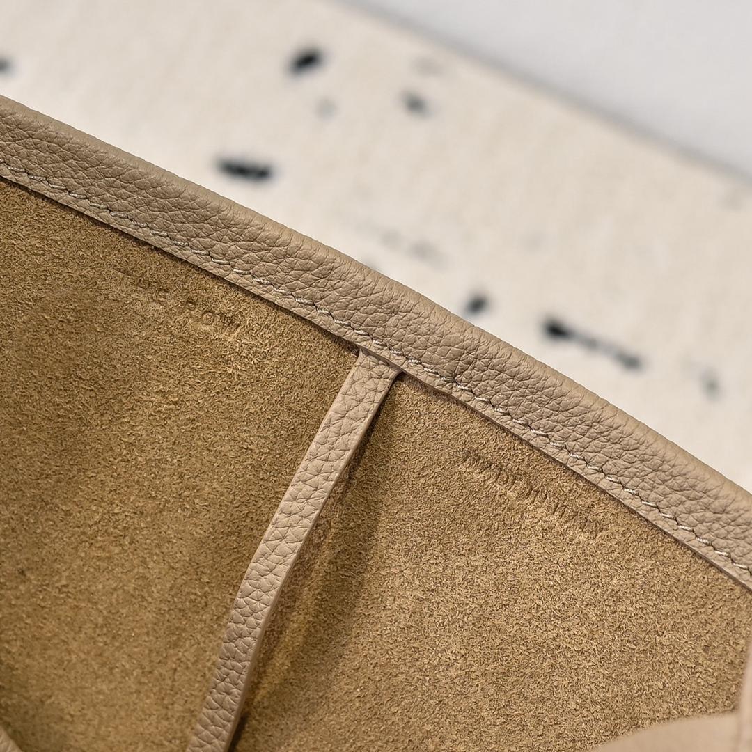 THE ROW N/S Park Tote Bag Beige