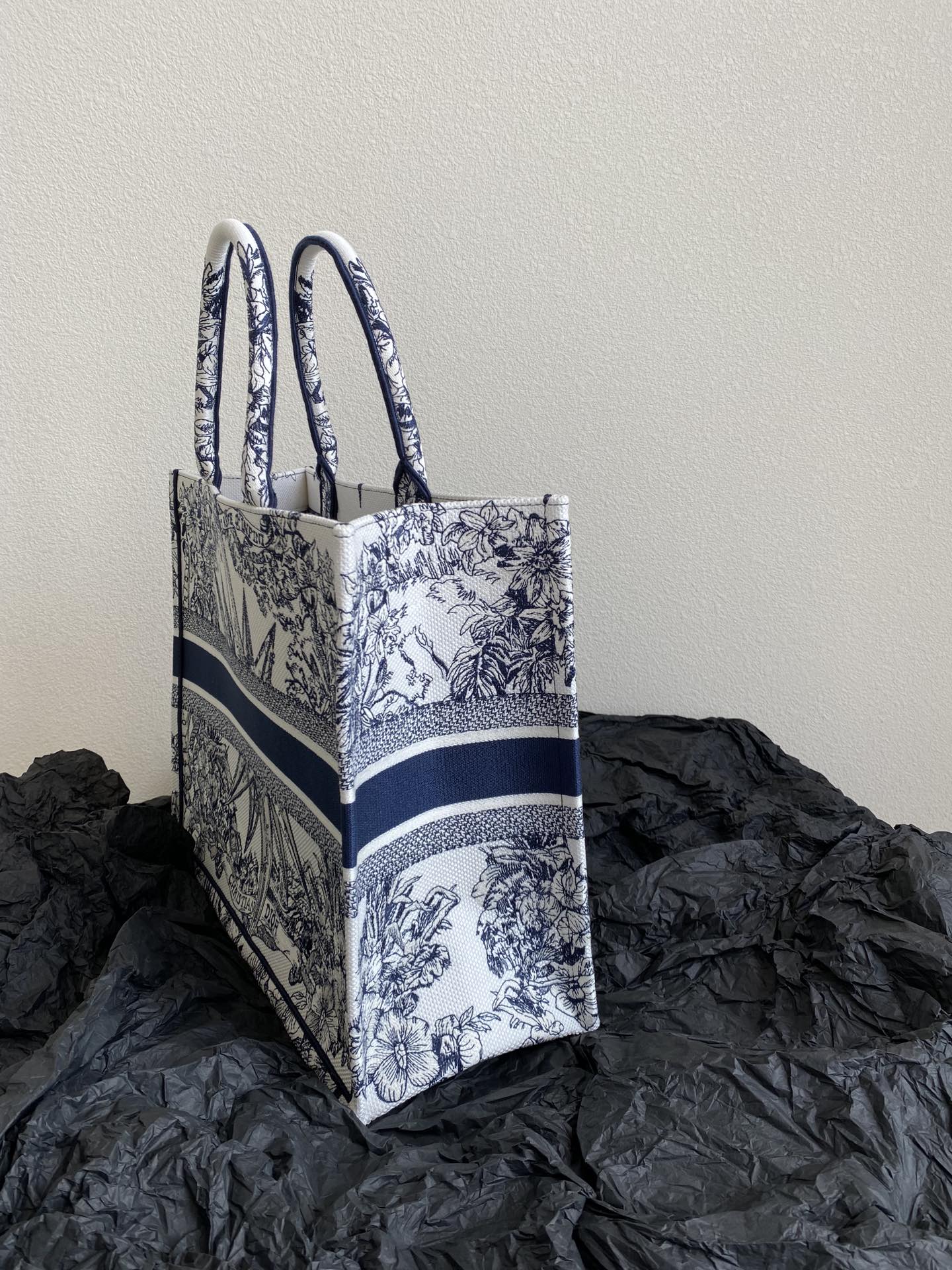 D Book Tote Large Blue Multicolor Rêve d'Infini Embroidery