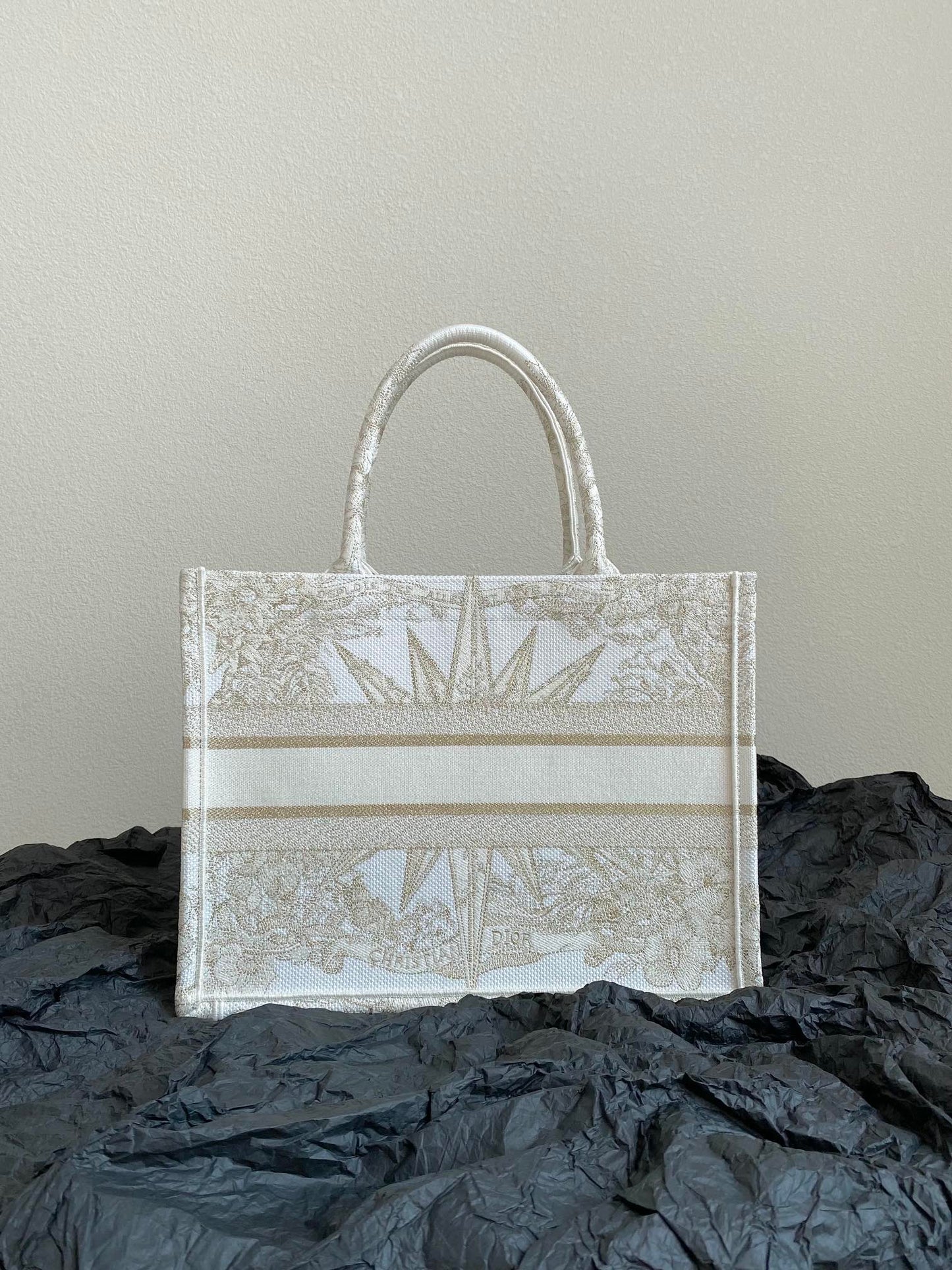 D Book Tote Medium Dior Rêve d'Infini Embroidery with Gold-Tone Metallic Thread