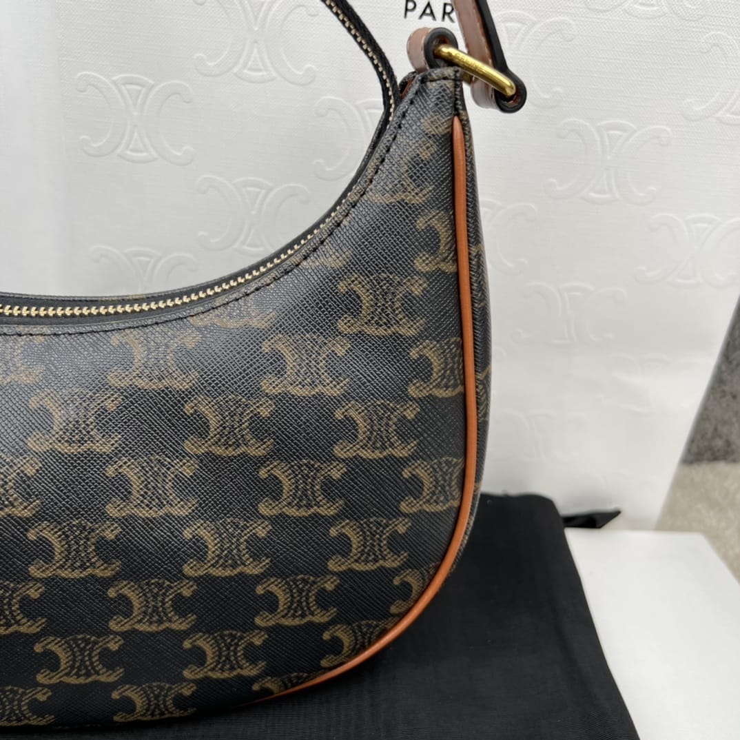 CEL Ava Triomphe Canvas Black