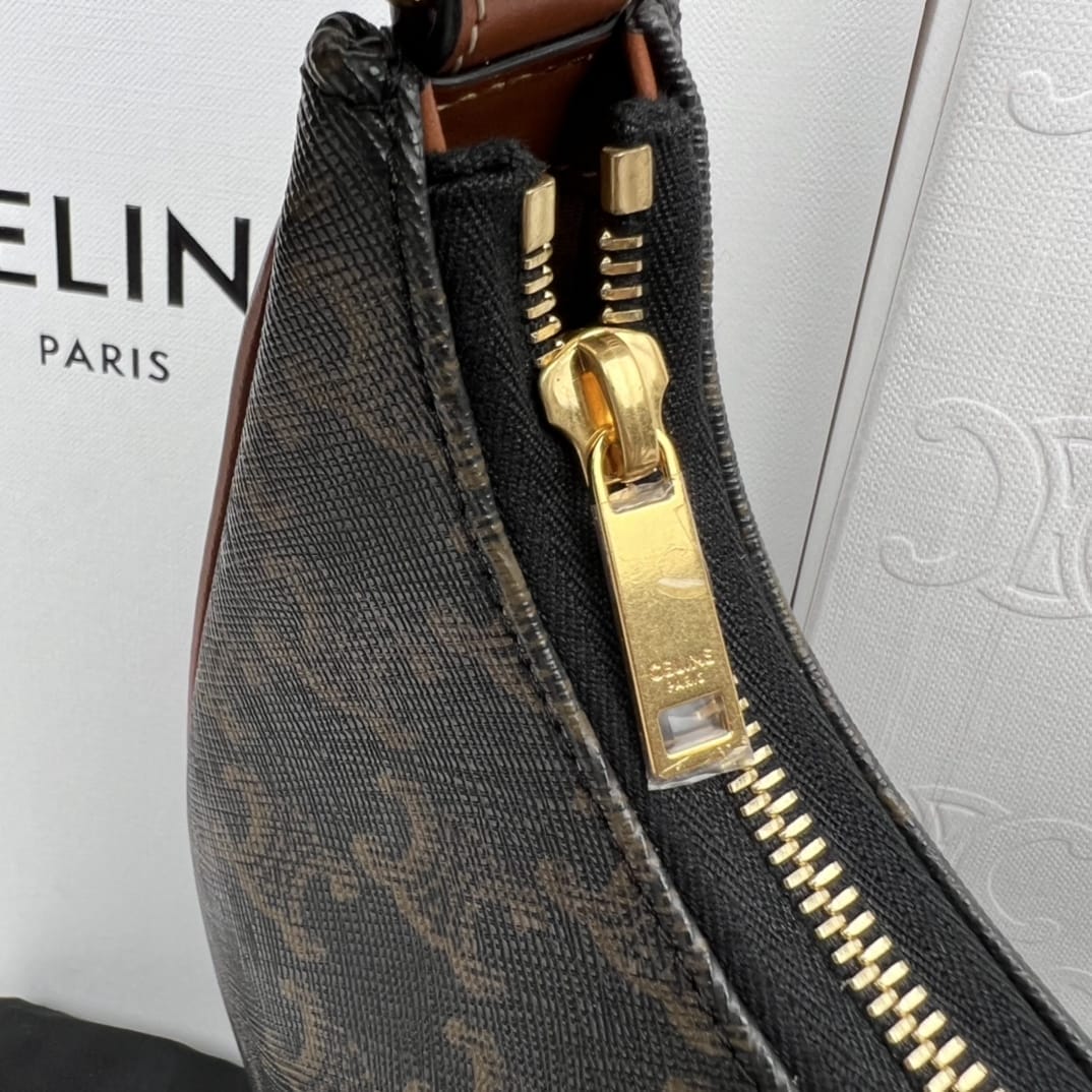 CEL Ava Triomphe Canvas Black