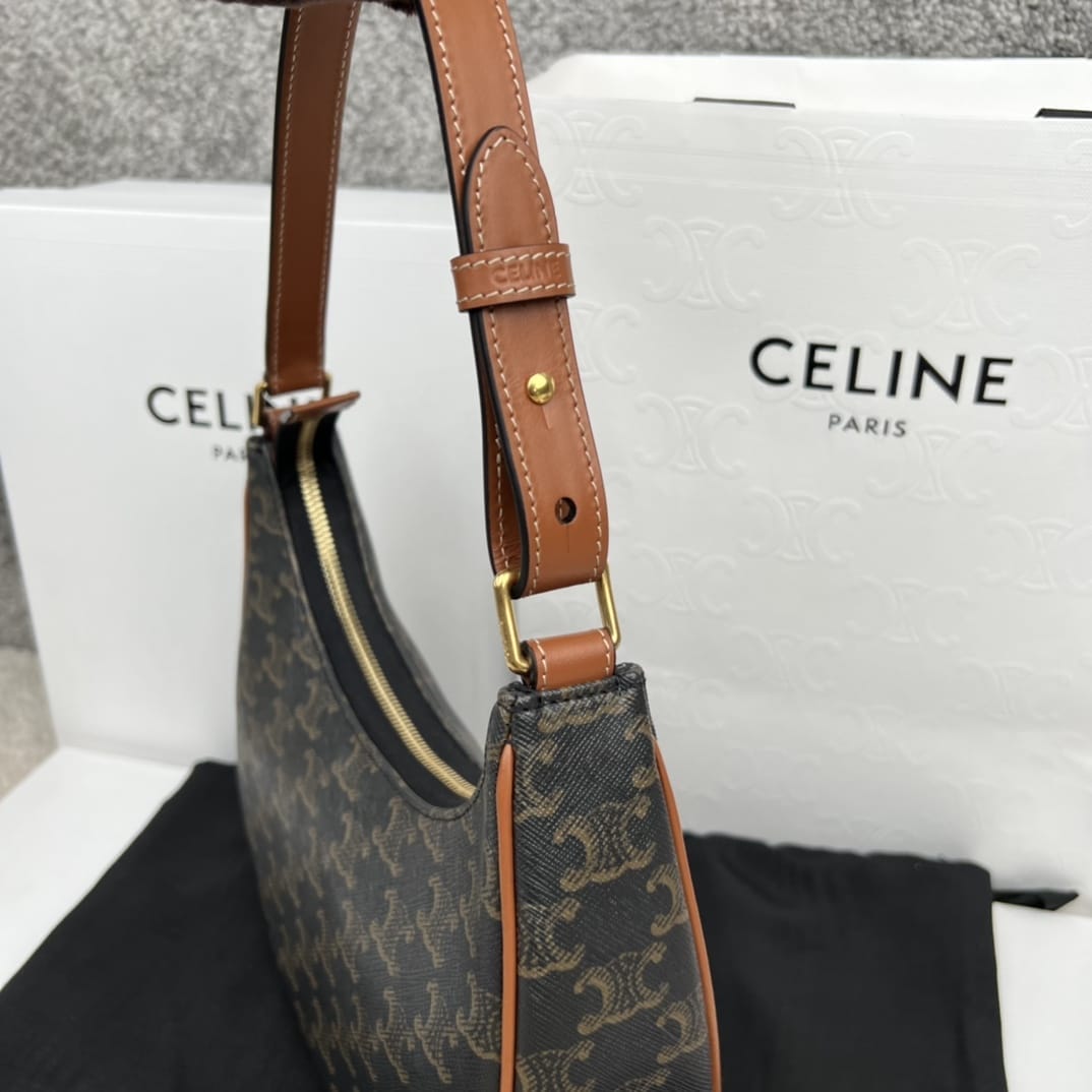 CEL Ava Triomphe Canvas Black