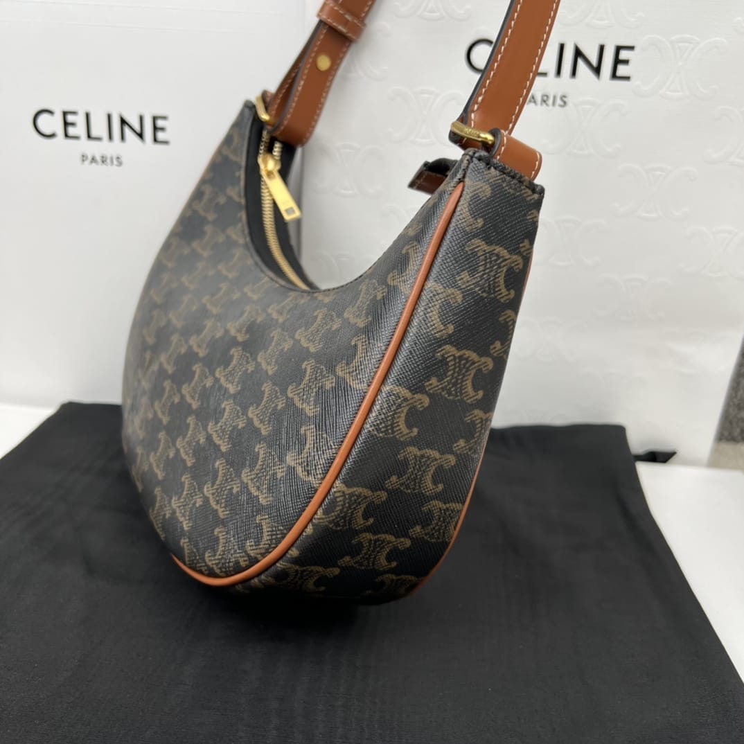 CEL Ava Triomphe Canvas Black