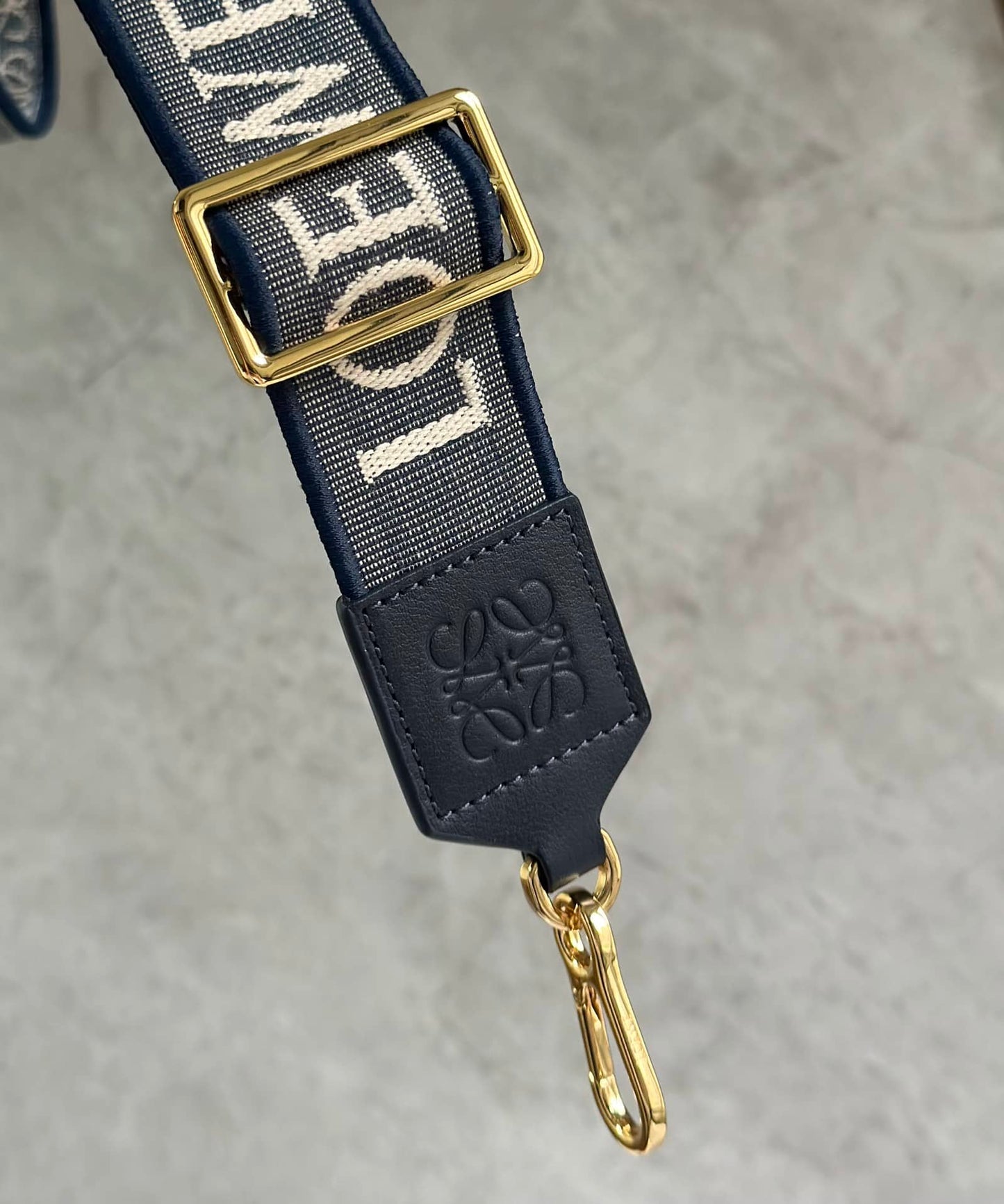 Anagram Wide Shoulder Strap Navy